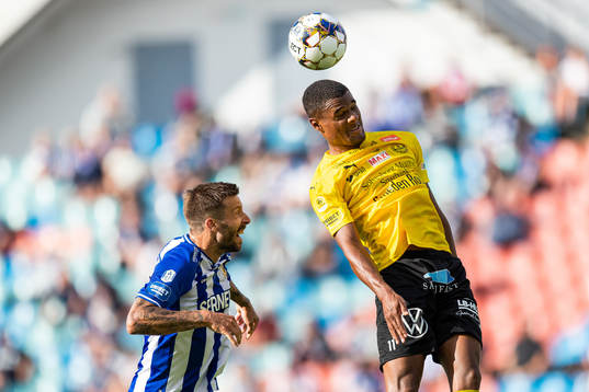 IFK Göteborgs Mattias Bjärsmyr och Mjällbys Neftali