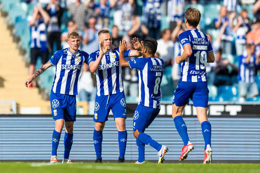 IFK Göteborgs Kolbeinn Sigthorsson (tvåa från vänster)