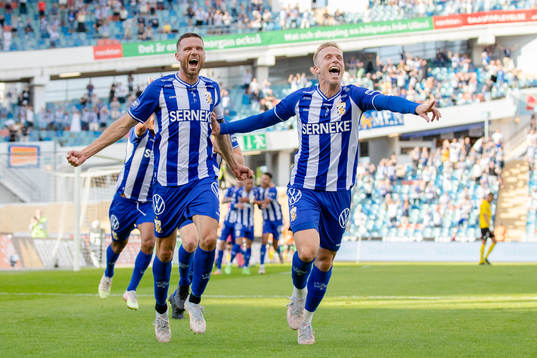 IFK Göteborgs Marcus Berg jublar ihop med  Oscar Wendt