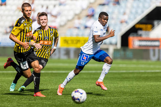 Häckens Tobias Heintz och IFK Norrköpings Ishaq Abdulrazaq