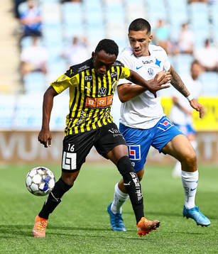 Häckens Benie Adama Traore och IFK Norrköpings Lucas Lima
