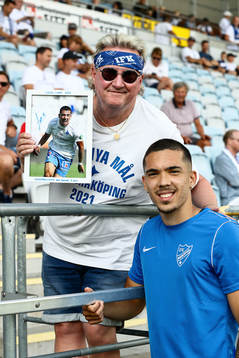 Supporter Calle Ågren med IFK Norrköpings Lucas Lima