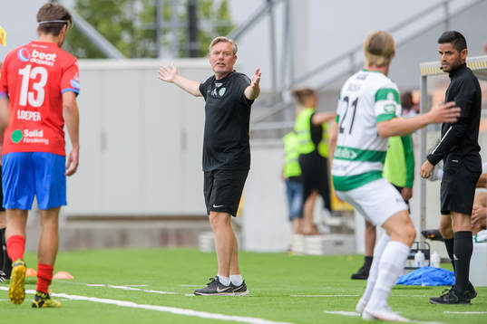 Västerås tränare Thomas Askebrand reagerar på domslut