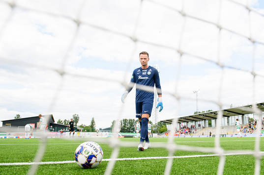 Västerås målvakt Anton Fagerström deppar