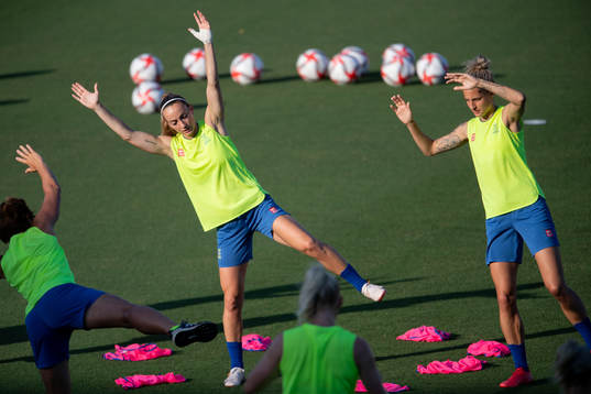 Kosovare Asllani and Nathalie Björn of the Swedish
