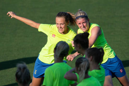 Magdalena Eriksson and Olivia Schough of the Swedish