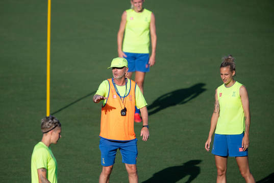 Head coach Peter Gerhardsson and Nathalie Björn of the