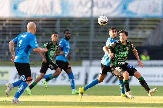 Halmstads Amir Al-Ammari och Varbergs Robin Tranberg