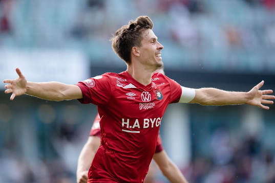 Örgrytes Daniel Paulson jublar
