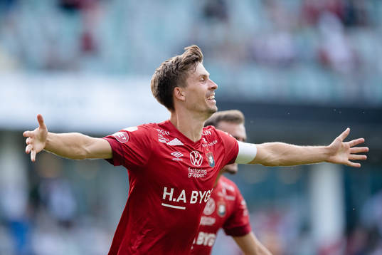 Örgrytes Daniel Paulson jublar