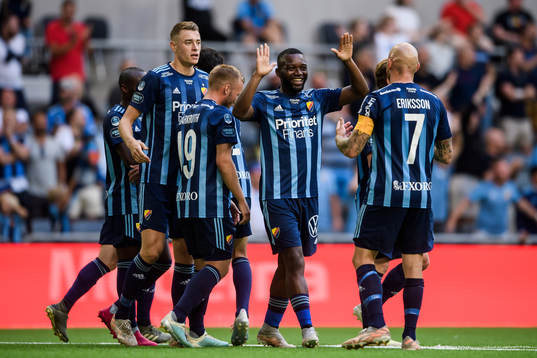Djurgårdens Emmanuel Banda jublar