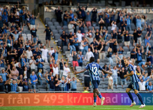 Djurgårdens Emmanuel Banda jublar