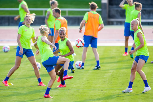Madelen Janogy and Caroline Seger of the Swedish national