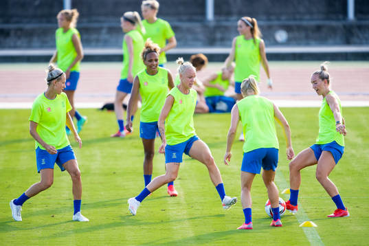 Emma Kullberg, Madelen Janogy, Caroline Seger and Julia