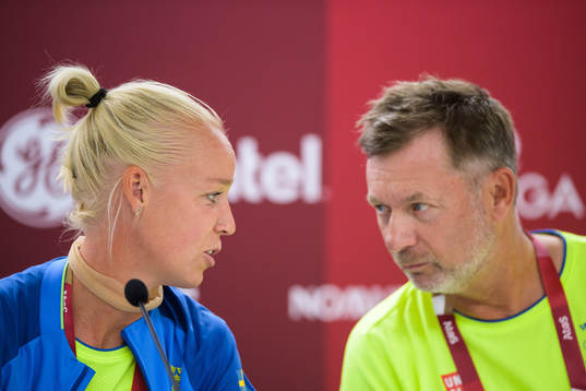 Caroline Seger and head coach Peter Gerhardsson of the