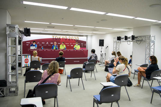 Caroline Seger, head coach Peter Gerhardsson and press