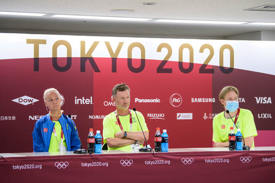 Caroline Seger, head coach Peter Gerhardsson and press