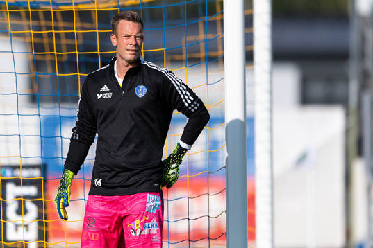 Falkenbergs målvakt Viktor Noring före fotbollsmatchen i
