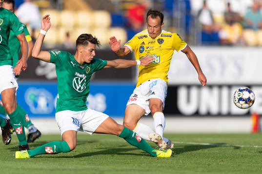 Jönköpings Adam Ben Lamin och Falkenbergs Anton Wede