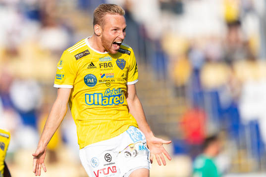 Falkenbergs Tobias Englund jublar