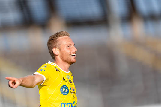 Falkenbergs Tobias Englund jublar