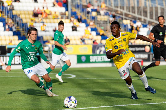 Jönköpings Robin Book och Falkenbergs Umar Bala Muhammed