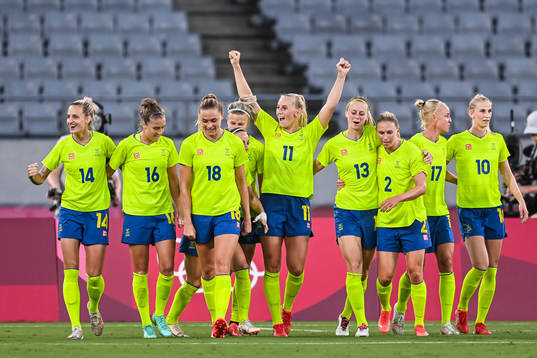 Stina Blackstenius of Sweden celebrate with teammates