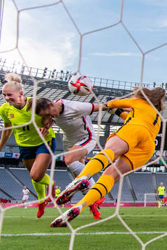 Stina Blackstenius of Sweden scores 1-0