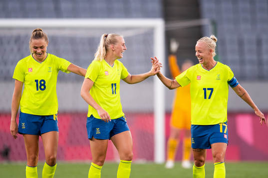 Fridolina Rolfö, Stina Blackstenius and Caroline Seger