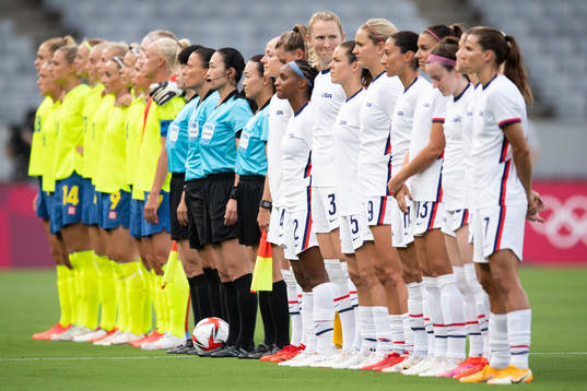 The teams are lined upp