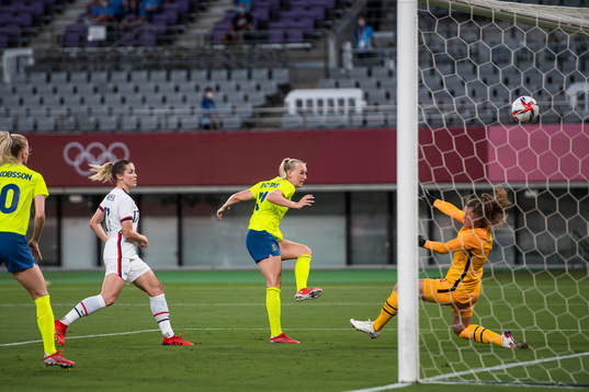 Stina Blackstenius of Sweden scores the 2-0 goal
