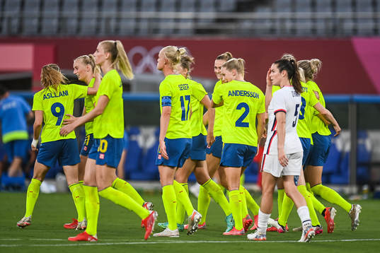 Stina Blackstenius of Sweden celebrate with teammates