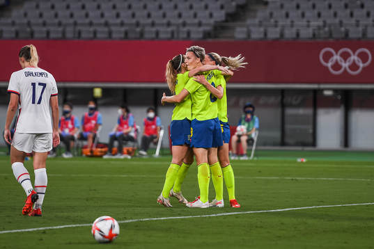 Lina Hurtig of Sweden celebrate with teammates