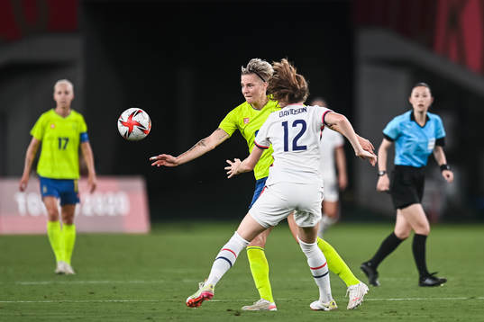Lina Hurtig of Sweden and Tierna Davidson of USA