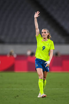 Kosovare Asllani of Sweden and Lindsey Horan of USA