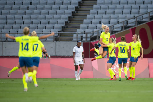 Stina Blackstenius of Sweden celebrates with teammates