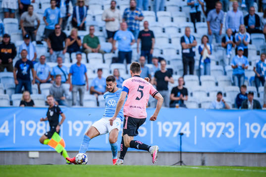 Antonio Colak of Malmö FF and Daniel O'Shaughnessy of