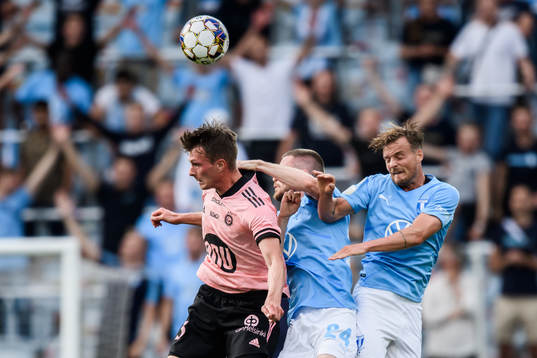 Janne Saksela of Helsingfors against Lasse Nielsen and Eric