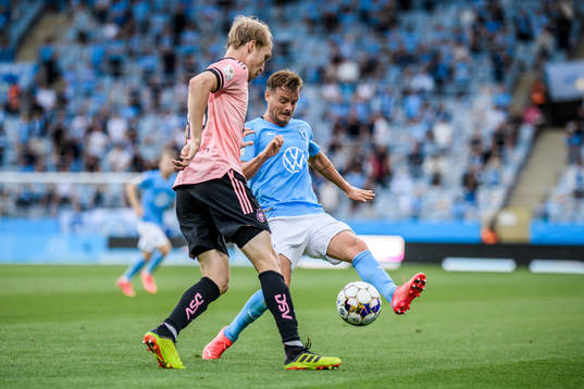 Valtteri Moren of Helsingfors and Eric Larsson of Malmö FF
