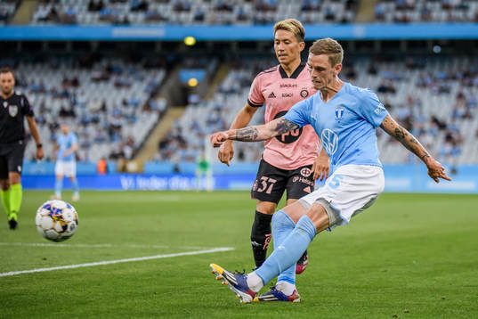 Atomu Tanaka of Helsingfors and Sören Rieks of Malmö FF