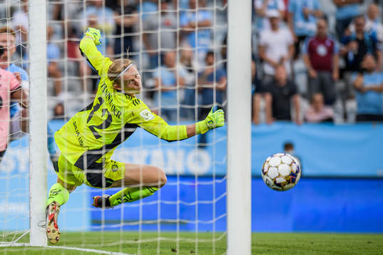 goalkeeper Jakob Tånnander of Helsingfors