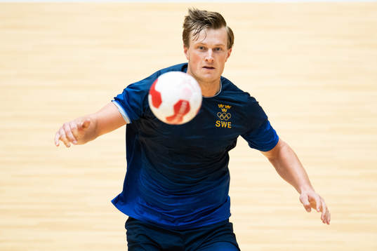 Jonathan Carlsbogård of the Swedish handball team