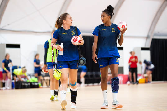 Melissa Petrén and Jamina Roberts of the Swedish women´s