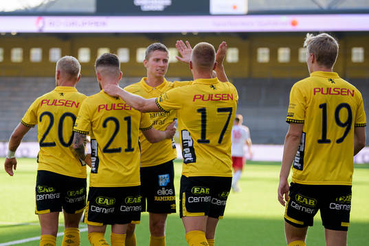 Players of Elfsborg celebrate the 3-0 goal by Per Frick