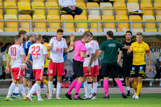 Vadim Dijinari of Milsami Orheis receives a red card