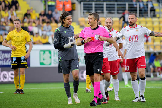 Vadim Bolohan of Milsami Orheis, not pictured, rececives a