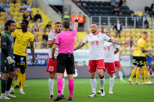 Vadim Dijinari of Milsami Orheis receives a red card