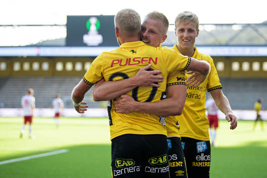 Per Frick of Elfsborg celebrate with teammates Simon Strand