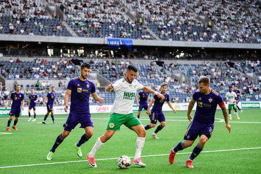 Astrit Selmani of Hammarby against Ilija Martinovic and