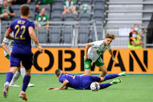 Danijel Sturm of Maribor and Williot Swedberg of Hammarby